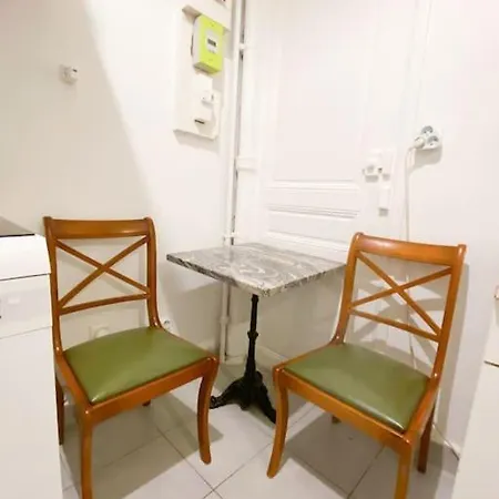 Apartment Artist At Tour Eiffel